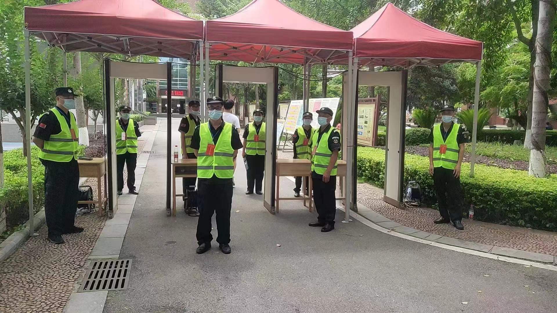 2023年12月    各大高校考研安检现场