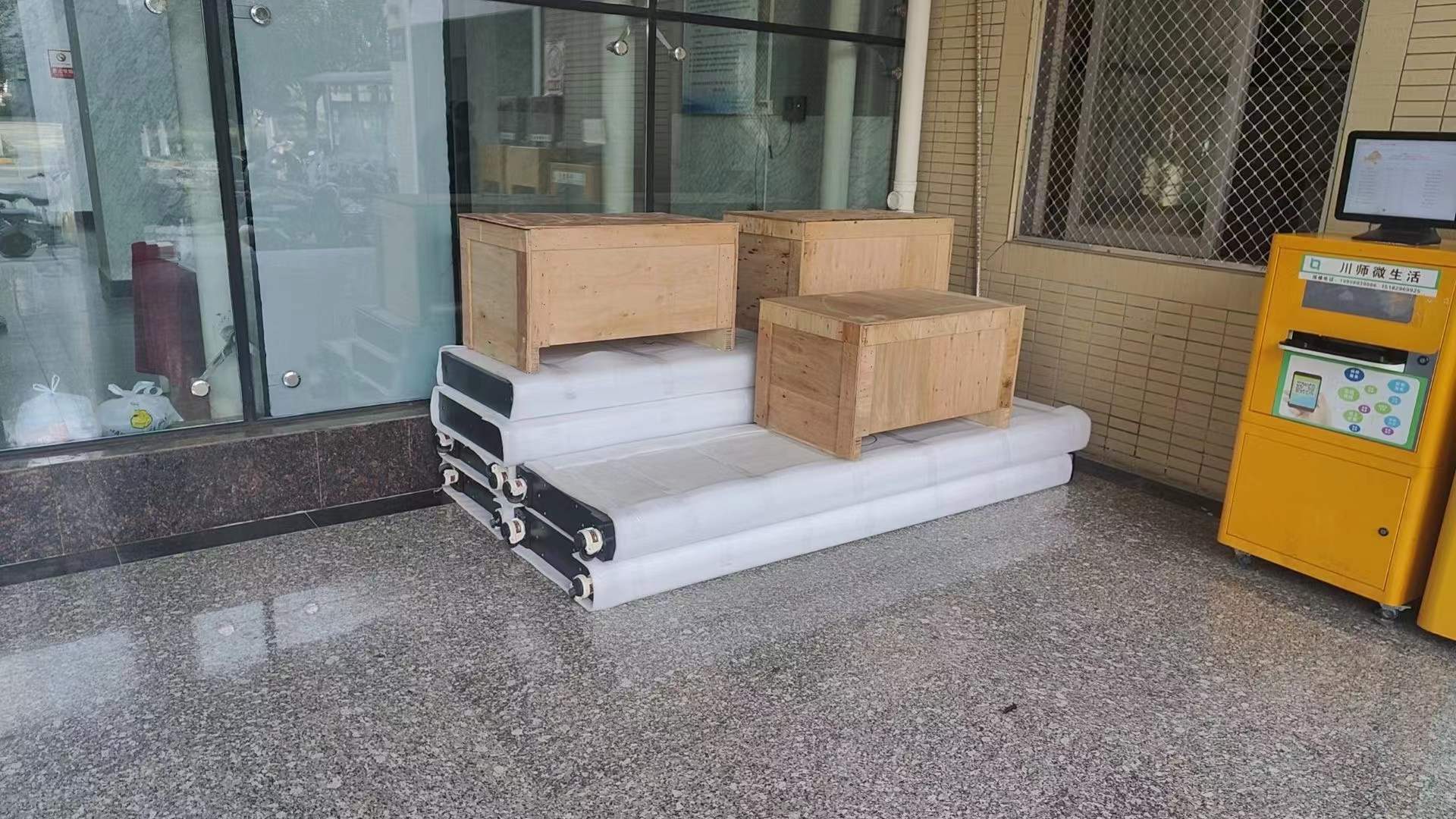 2023年12月    各大高校考研安检现场