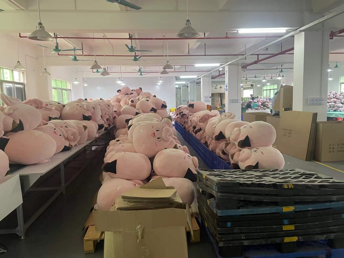 2024年3月 出口玩具厂 生产车间使用“龙威”安检门和安检机