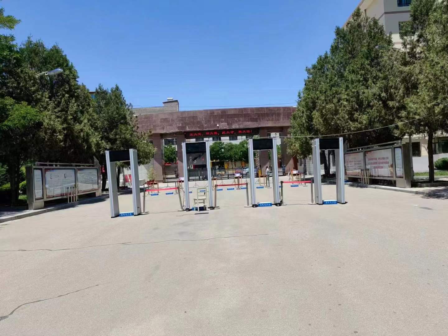 2024年6月  “龙威”依旧参与高考安检，预祝莘莘学子们金榜题名