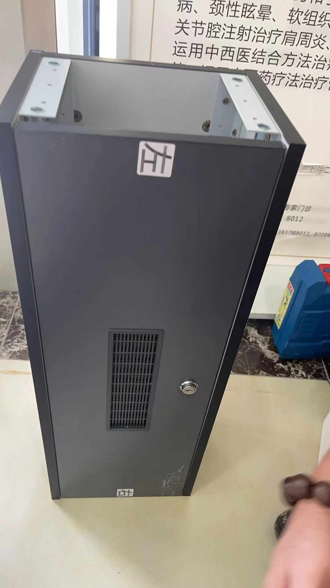 2024年10月 上海肿瘤防治院，安装“龙威”安检门