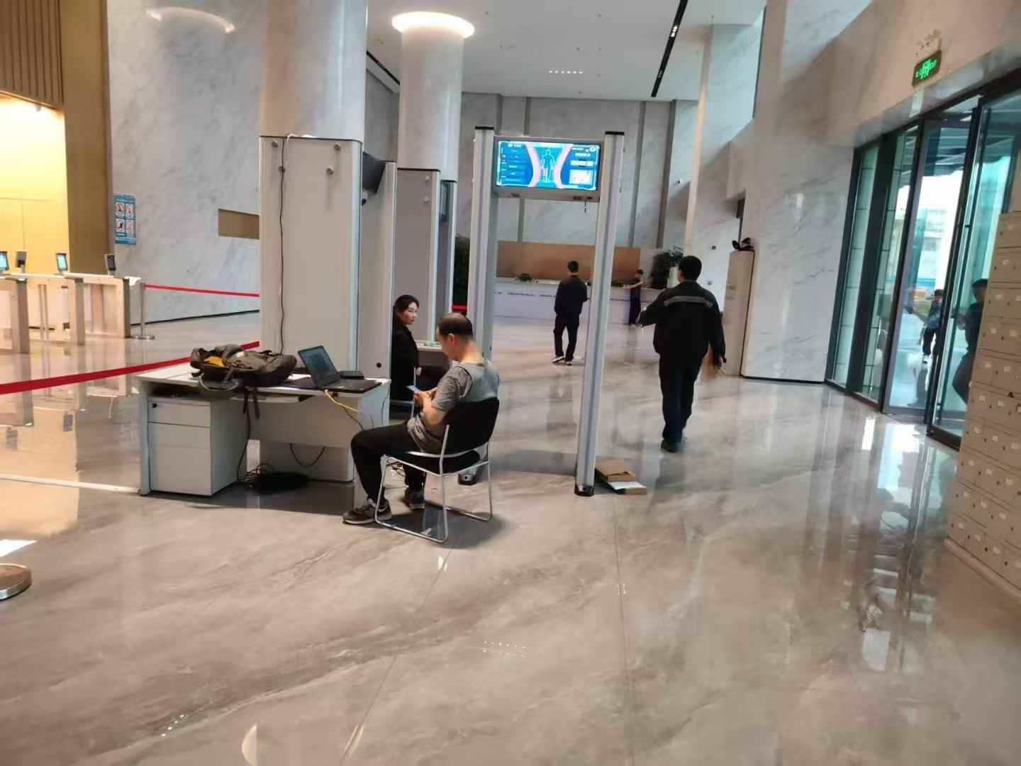 2025年 3月珠海格力电器有限公司，启用“龙威”智能安检门，安装验收成功