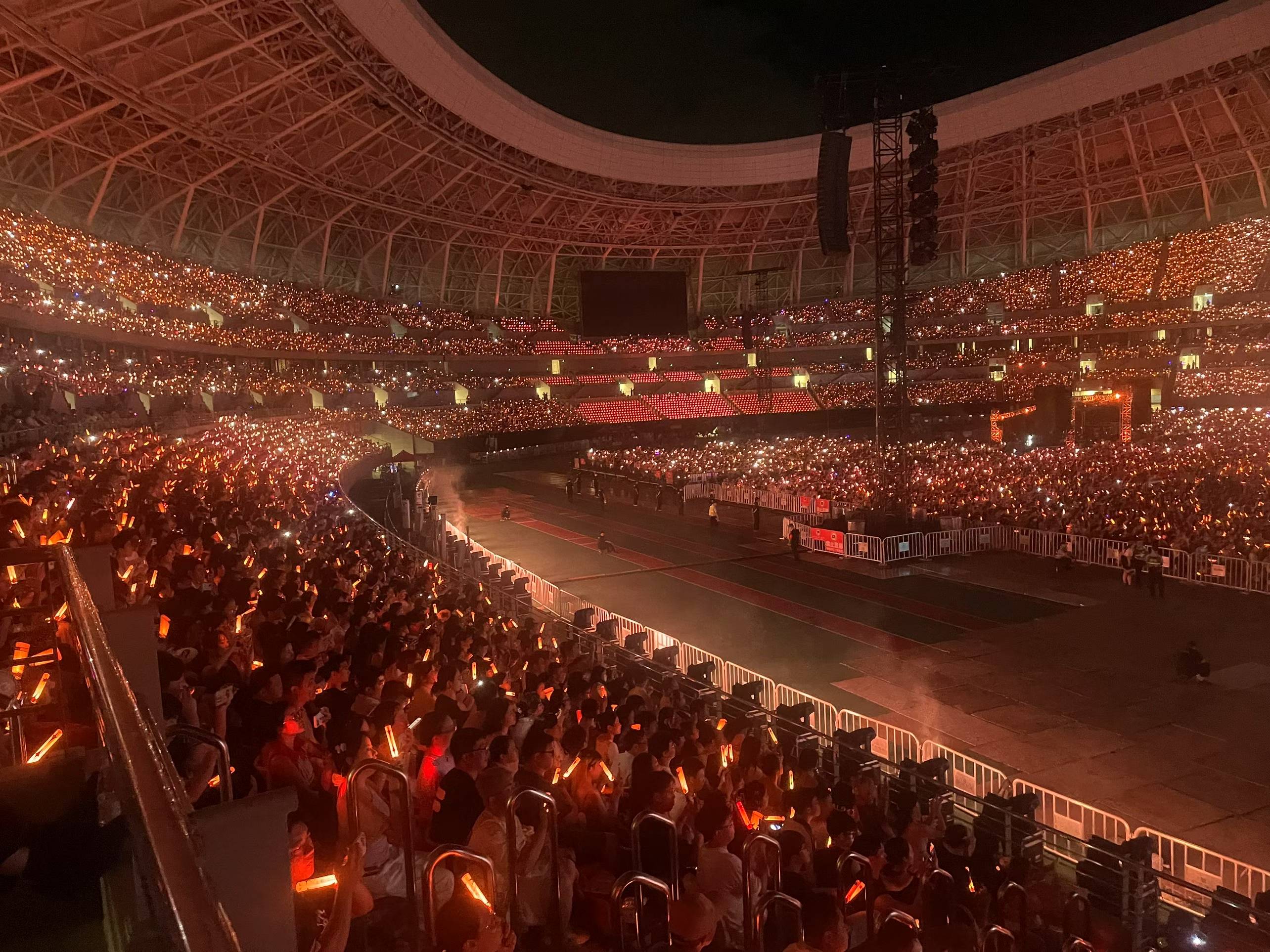 2025年 8月赣州奥体新场馆邓紫棋演唱会大型活动，安装检验完成