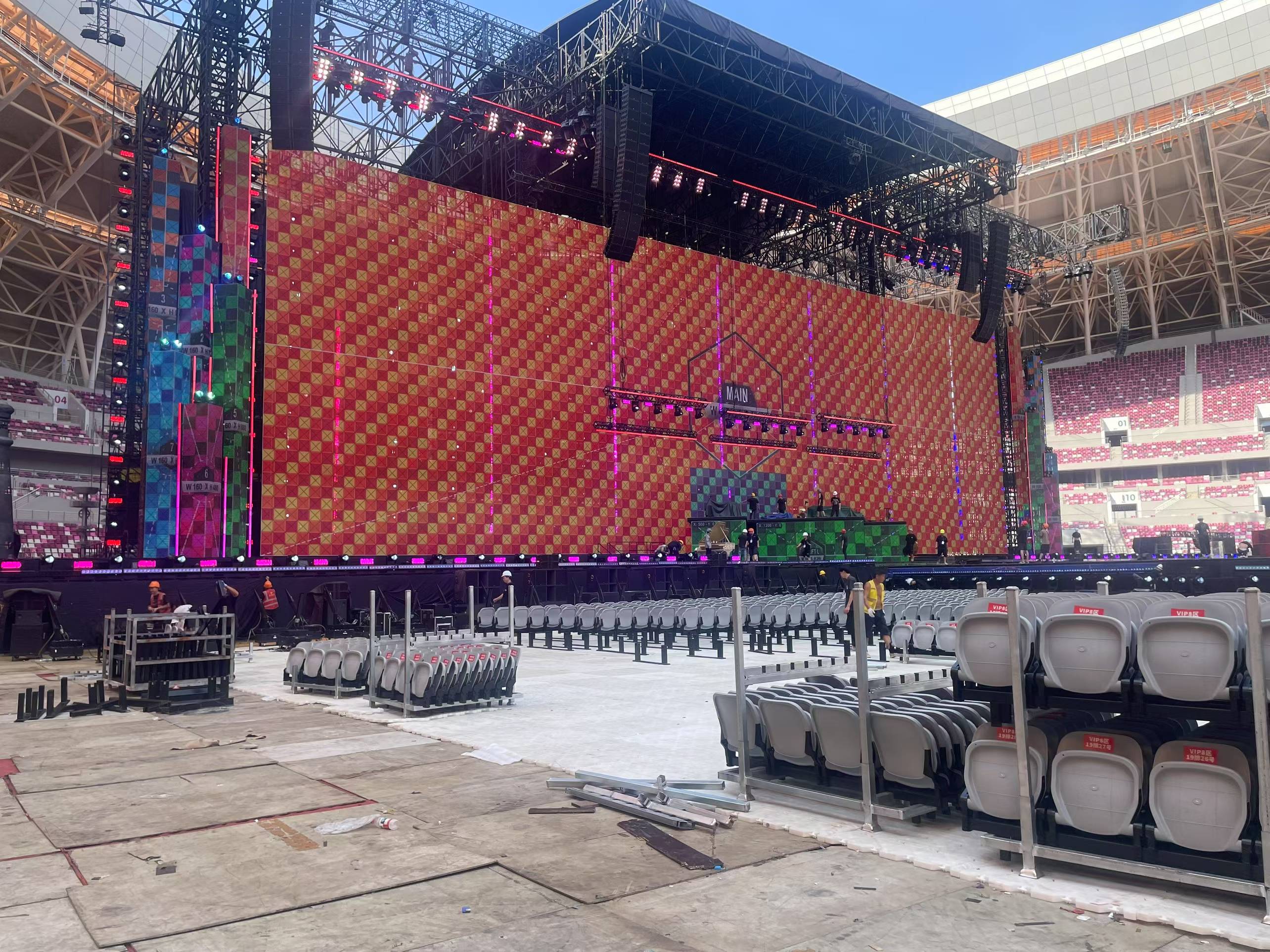 2025年 8月赣州奥体新场馆邓紫棋演唱会大型活动，安装检验完成