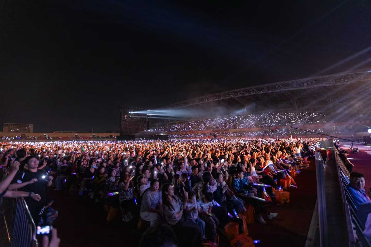 2025年 10月苏有朋演唱会安检门，安装验收完成