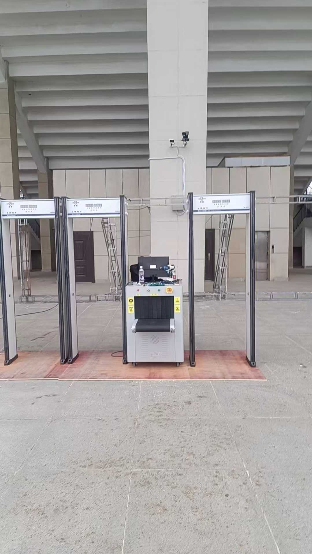 2025年 11月十五全运会安检门安装验收完成